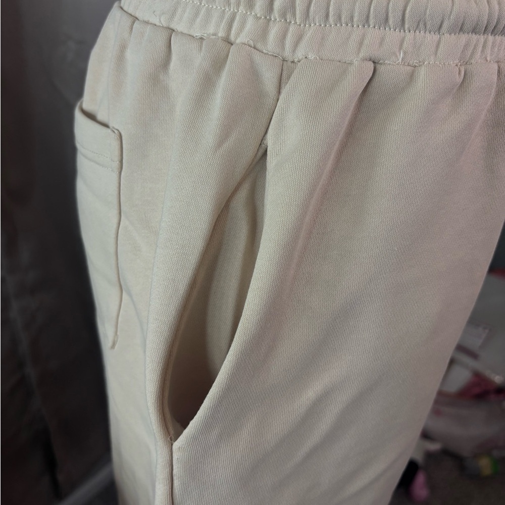 Beige Crop Top and Shorts Set - Picture 5 of 8
